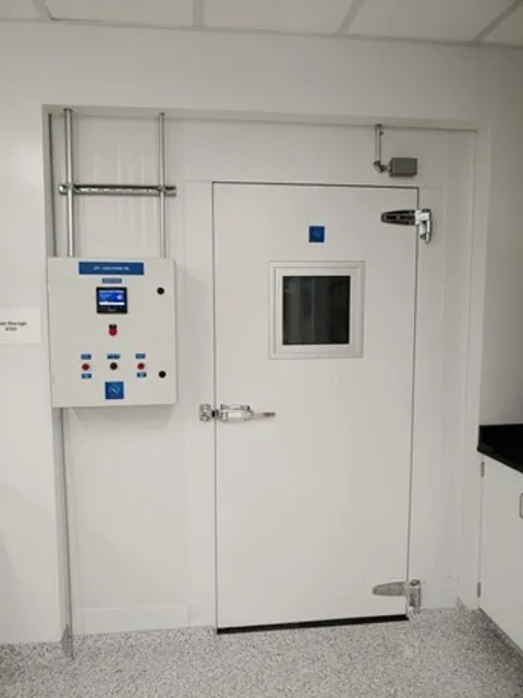 WHAT IS THE BEST MATERIAL FOR COLD ROOM?